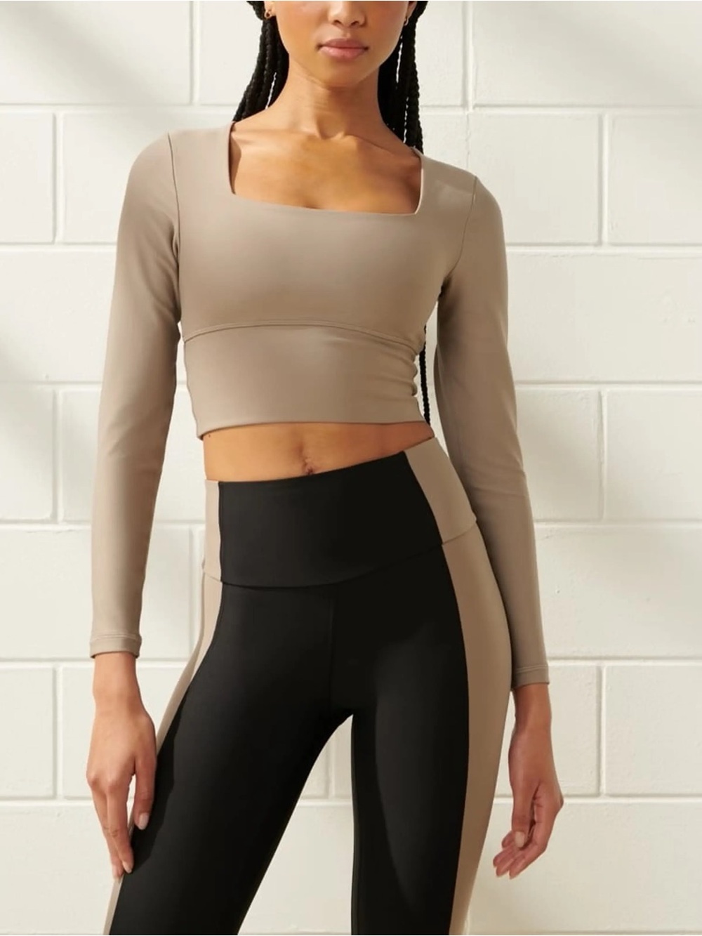 Abercrombie & Fitch YPB sculptLUX Long-Sleeve Slim Squareneck crop small taupe